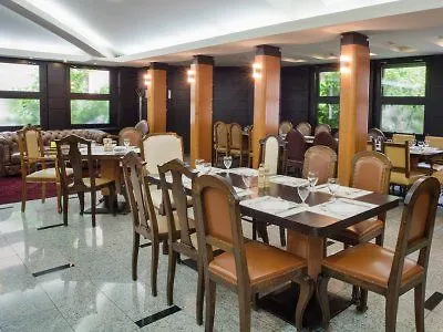 Forum Garni Hotel 4*