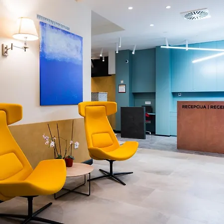 Forum Garni Hotel 4*